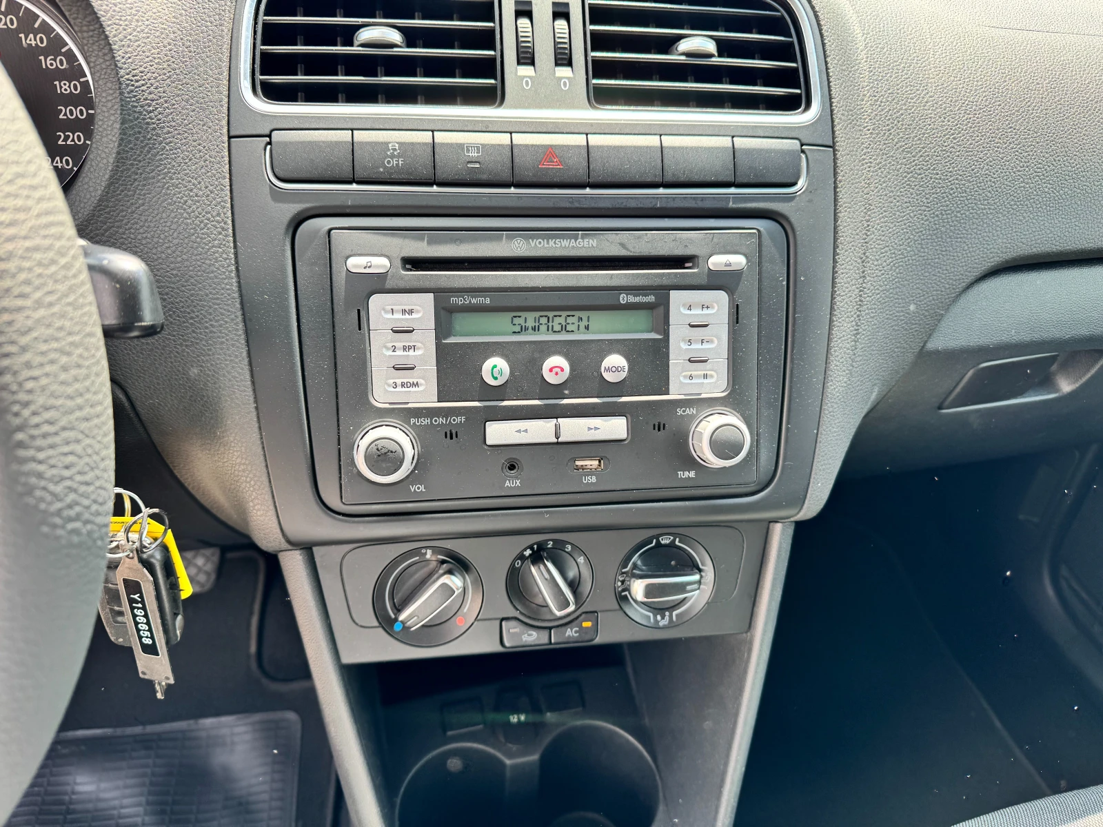 VW Polo 1.6TDI 90к.с Клима 2011г. - изображение 10