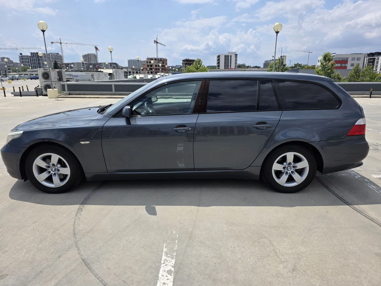 BMW 523 2.5i  - изображение 2