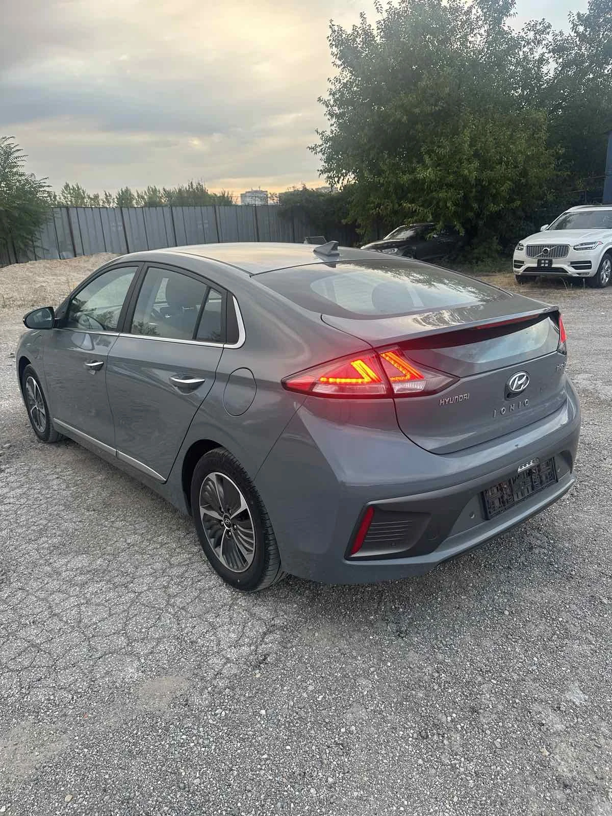 Hyundai Ioniq 1.6 Gdi Plug-In Hybrid Premium - изображение 5
