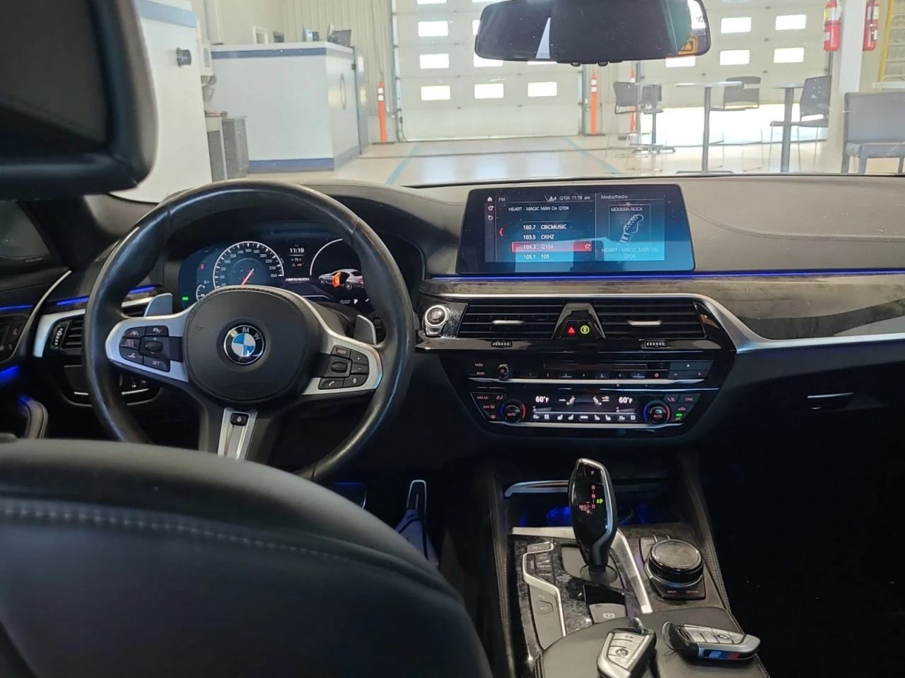 BMW 550 * АВТО КРЕДИТ* ЦЕНА ДО БГ * СЕРВИЗНА ИСТОРИЯ *  - изображение 8
