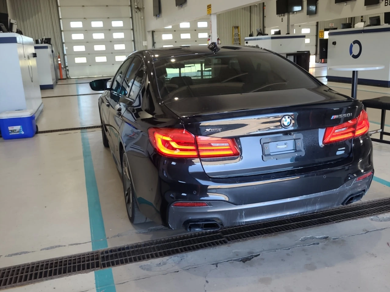 BMW 550 * АВТО КРЕДИТ* ЦЕНА ДО БГ * СЕРВИЗНА ИСТОРИЯ *  - изображение 4