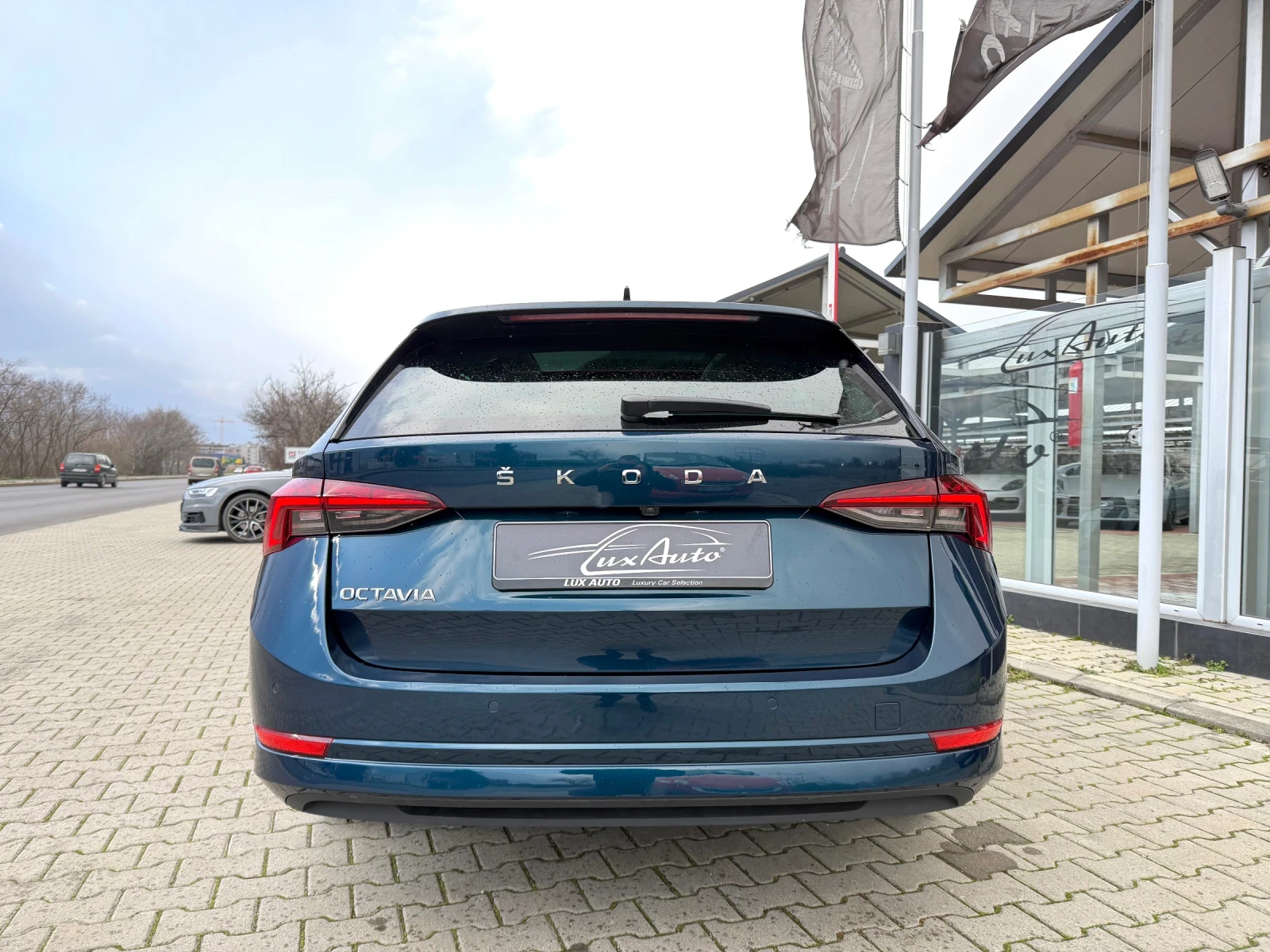 Skoda Octavia 2.0TDI#DISTR#PANORAMA#CAMERA#MATRIX#KEYLESS#FULL | Mobile.bg � ����������� 4