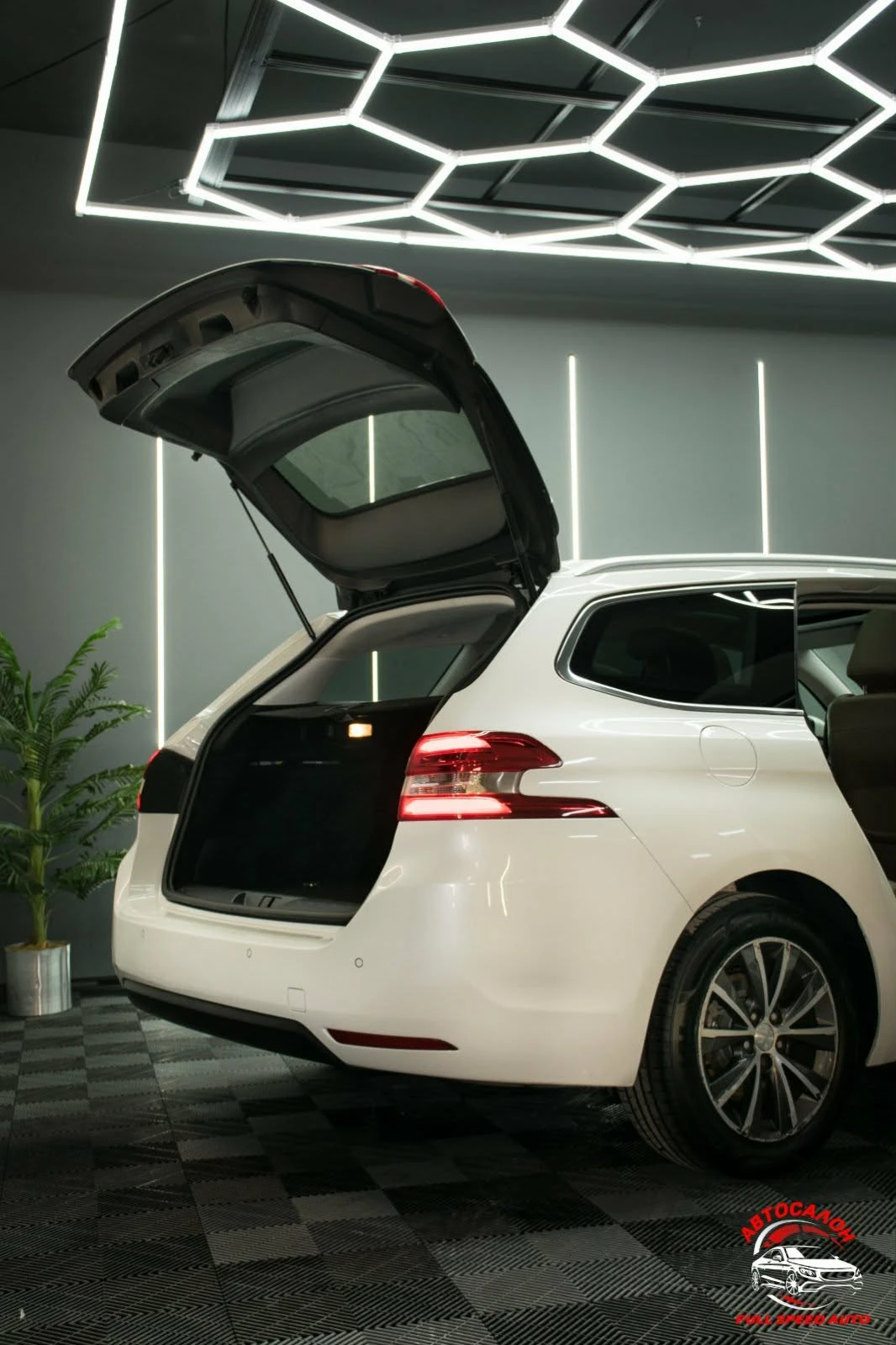 Peugeot 308 1.6HDI, Blue - изображение 8