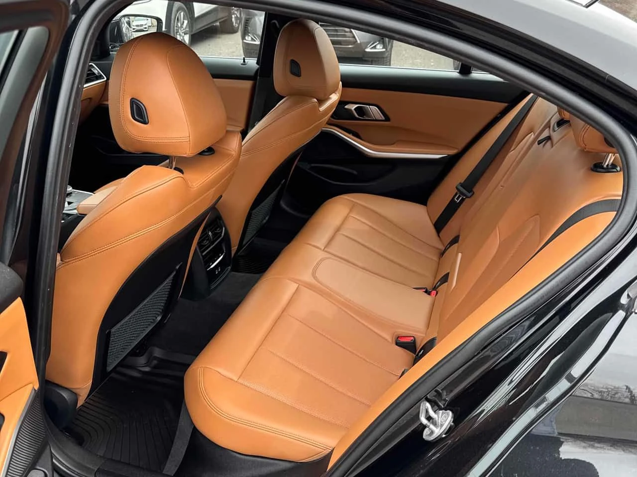 BMW 330 * 330e xDrive * ПОДГРЕВИ * КАМЕРА * ПАМЕТ, снимка 10 - Автомобили и джипове - 54034647