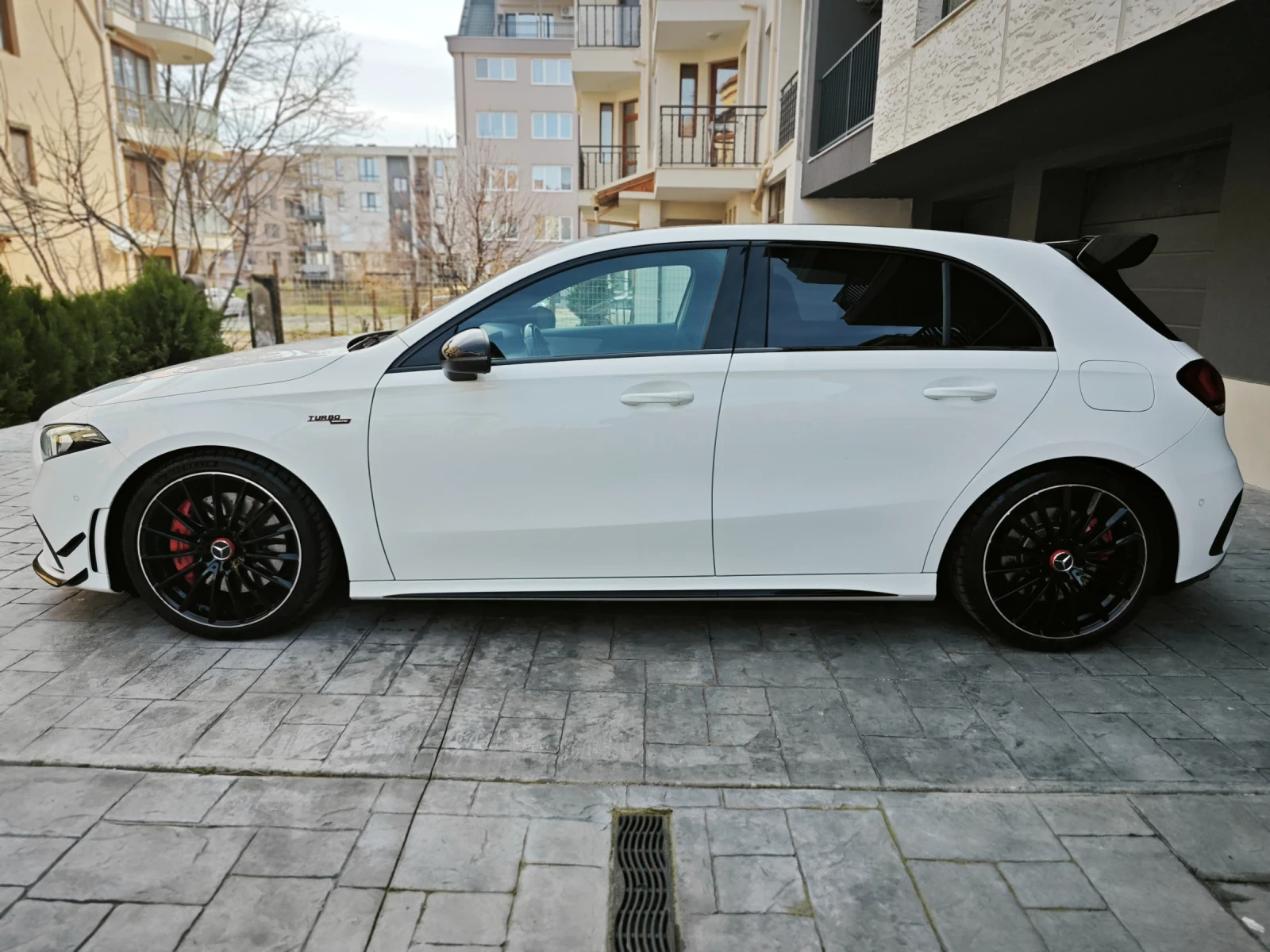 Mercedes-Benz A 35 AMG, снимка 6 - Автомобили и джипове - 54374201
