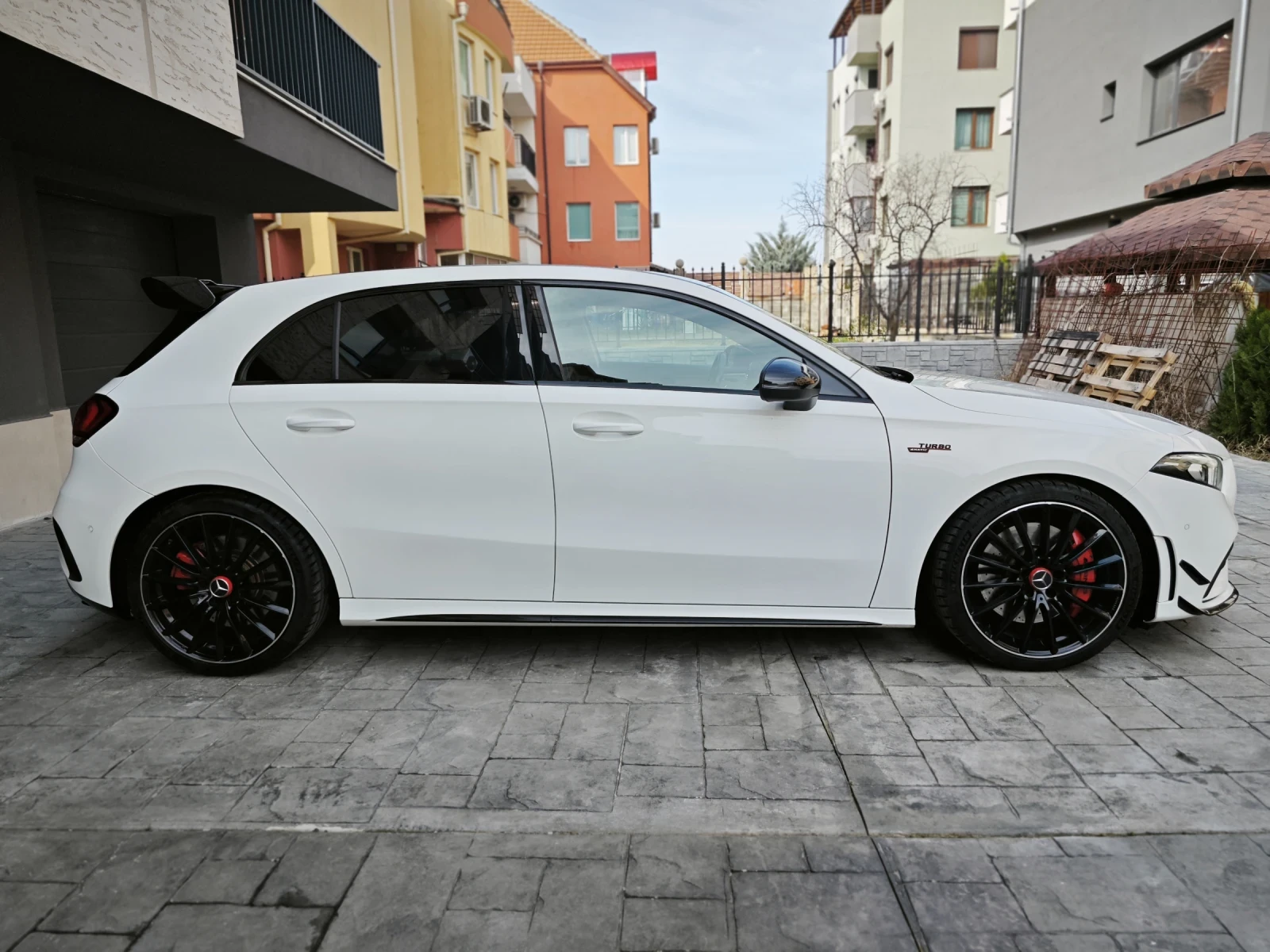 Mercedes-Benz A 35 AMG, снимка 5 - Автомобили и джипове - 54374201