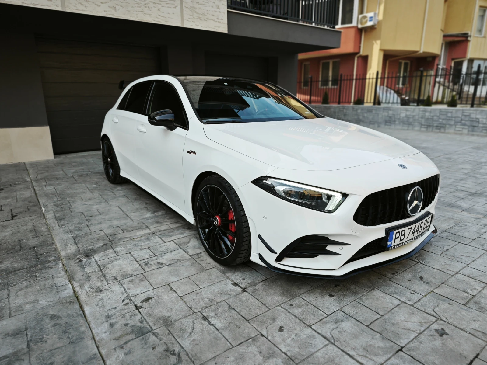 Mercedes-Benz A 35 AMG, снимка 2 - Автомобили и джипове - 54374201