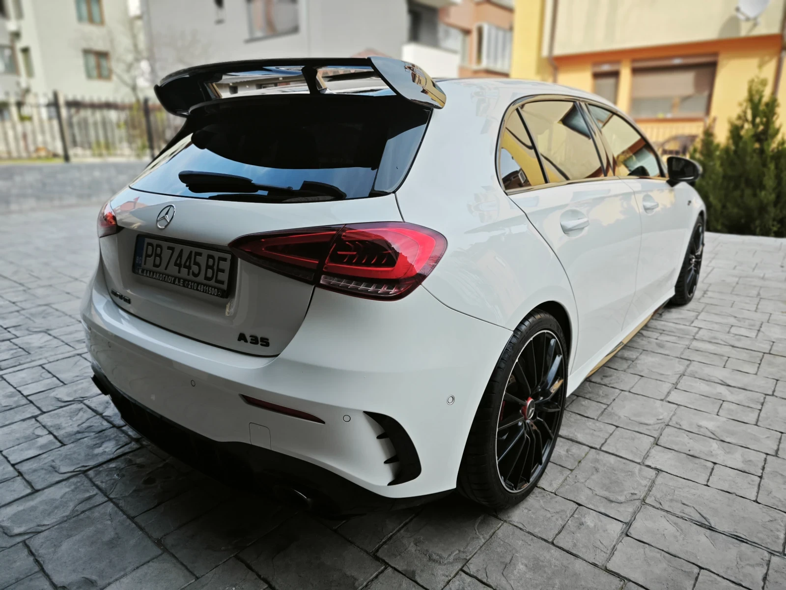 Mercedes-Benz A 35 AMG, снимка 8 - Автомобили и джипове - 54374201