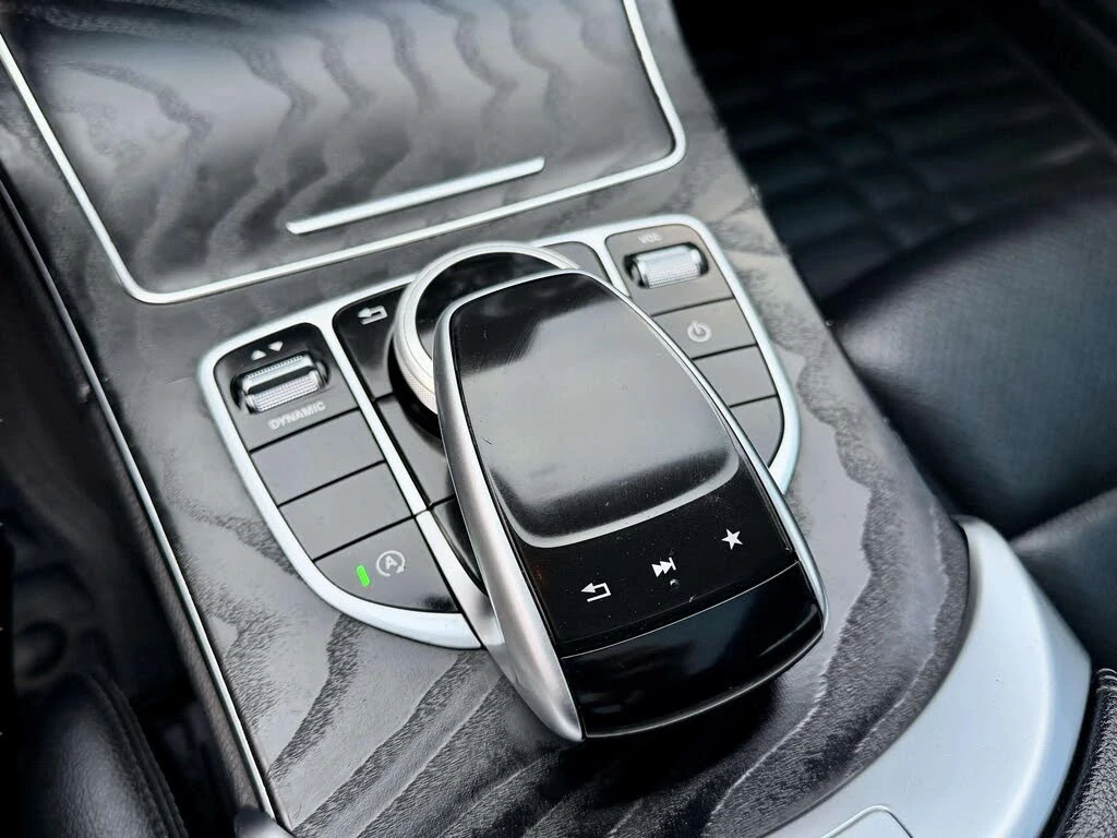 Mercedes-Benz C 300 AMG* 4MATIC* Панорама, снимка 13 - Автомобили и джипове - 54518610