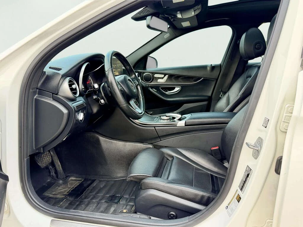 Mercedes-Benz C 300 AMG* 4MATIC* Панорама, снимка 8 - Автомобили и джипове - 54518610