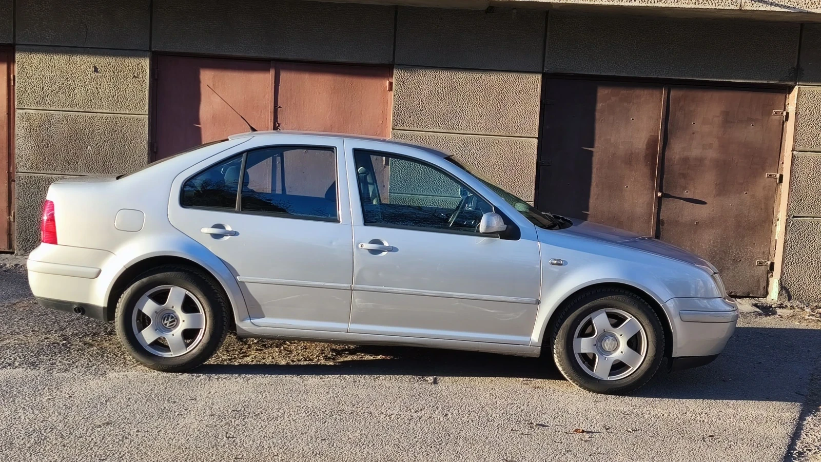 VW Bora 1.6 SR, снимка 3 - Автомобили и джипове - 54672729