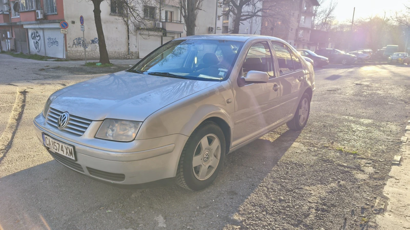 VW Bora 1.6 SR, снимка 2 - Автомобили и джипове - 54672729
