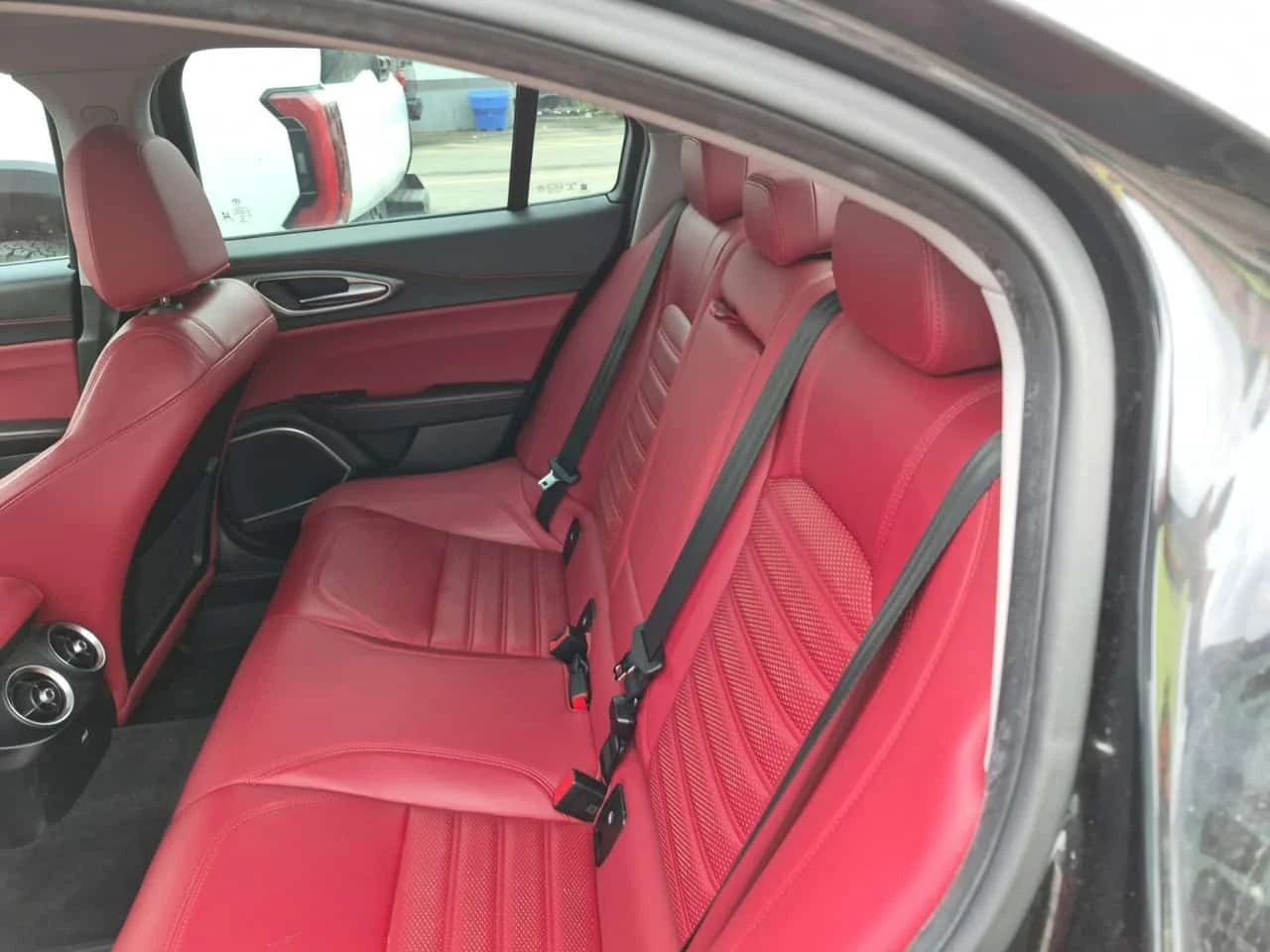Alfa Romeo Giulia * TI SPORT * ГЛАВНО ПРЕДСТАВИТЕЛСТВО* , снимка 12 - Автомобили и джипове - 54881352