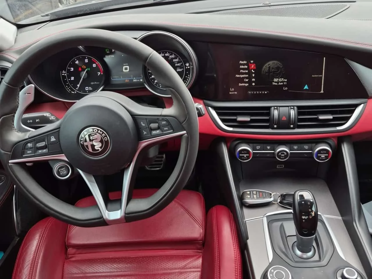 Alfa Romeo Giulia * TI SPORT * ГЛАВНО ПРЕДСТАВИТЕЛСТВО* , снимка 10 - Автомобили и джипове - 54881352