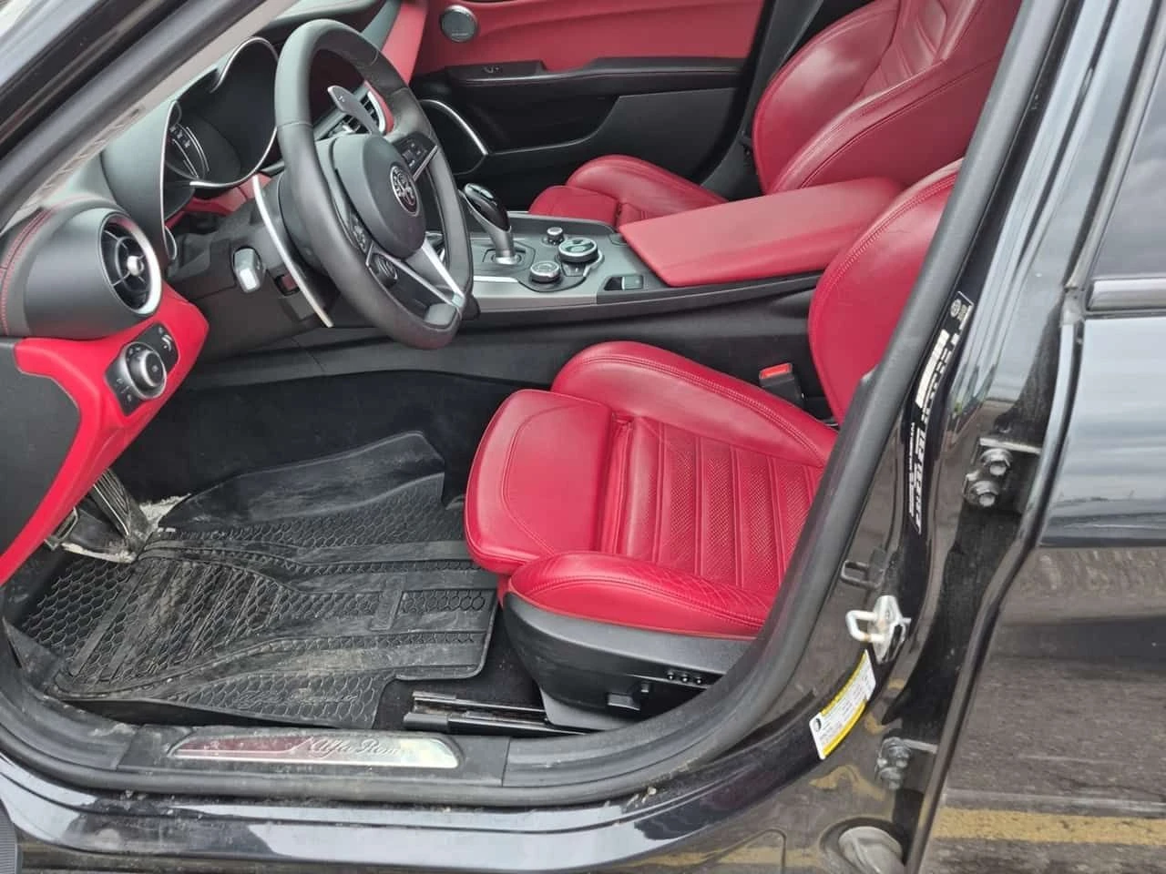 Alfa Romeo Giulia * TI SPORT * ГЛАВНО ПРЕДСТАВИТЕЛСТВО* , снимка 7 - Автомобили и джипове - 54881352