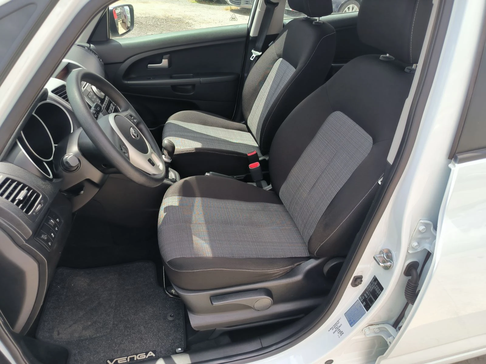 Kia Venga 1.4i-Gpl-Euro-5B, снимка 15 - Автомобили и джипове - 54953979