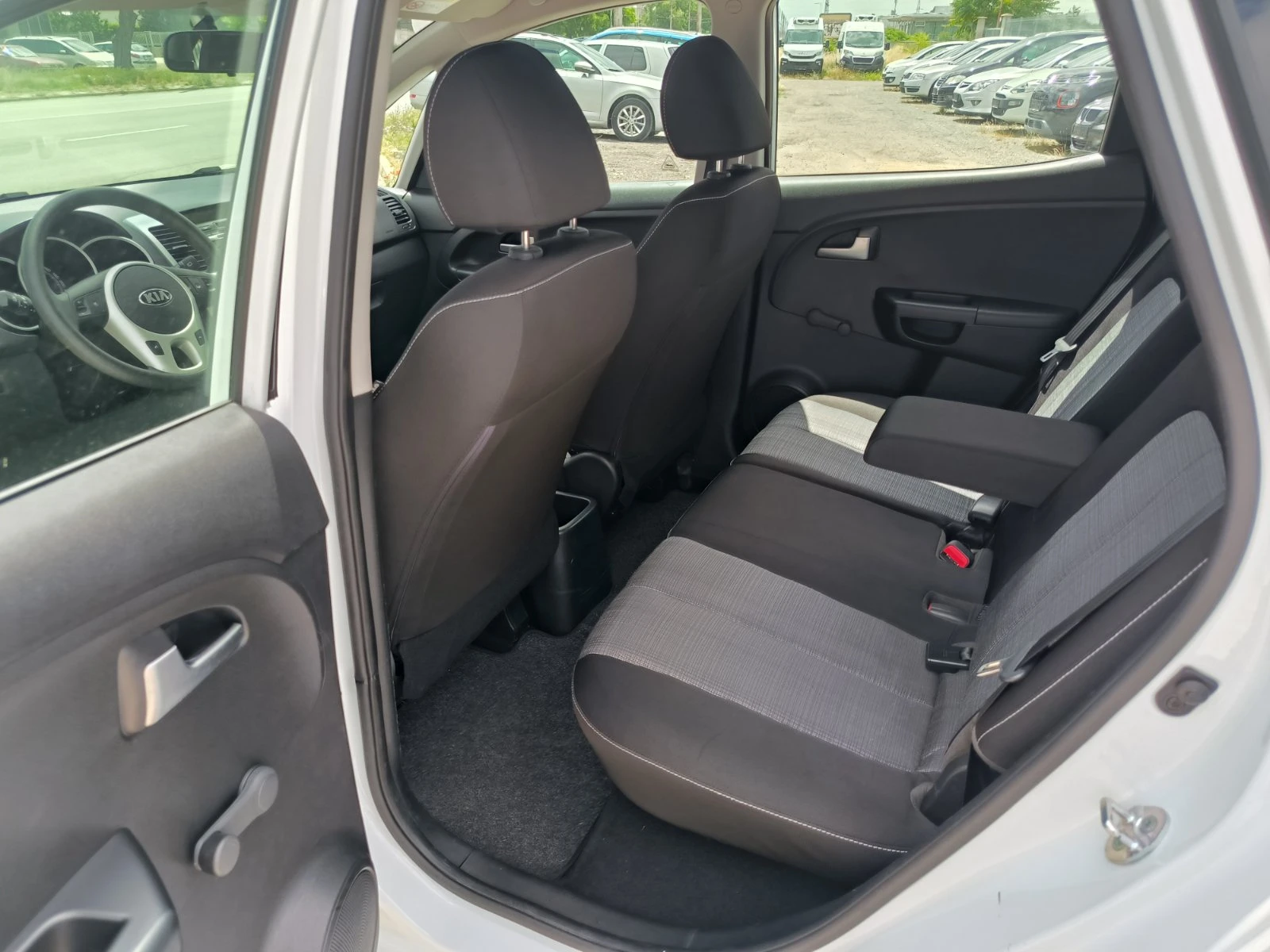 Kia Venga 1.4i-Gpl-Euro-5B, снимка 16 - Автомобили и джипове - 54953979