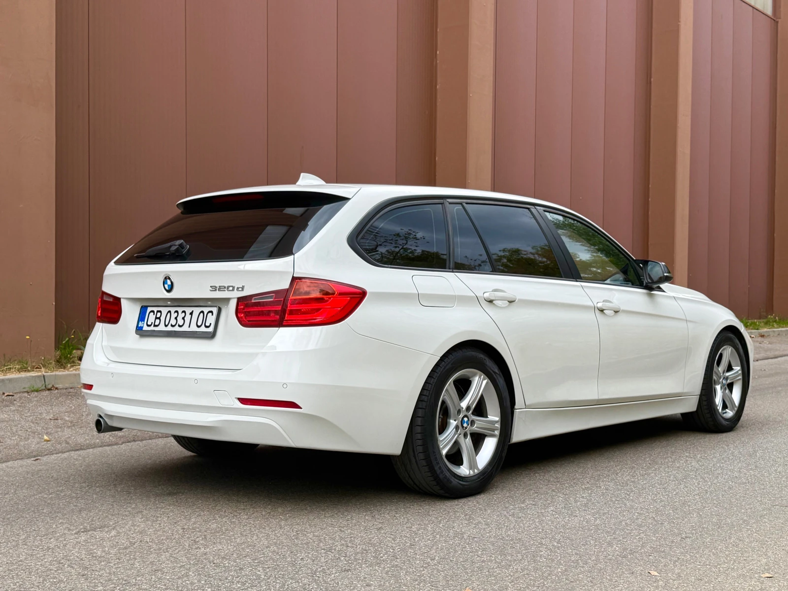 BMW 320 Touring | 184 к.с. | AUTOMATIC | NAVI | ГАРАНЦИЯ, снимка 4 - Автомобили и джипове - 55905880