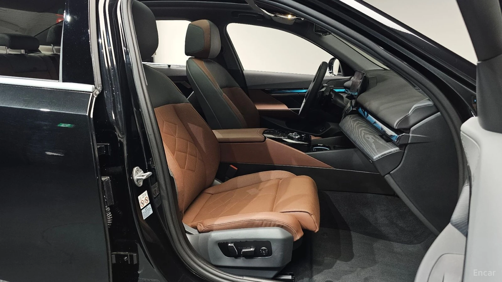 BMW 530 i - M PKG - DISTRONIC - 360 - HUD - ОБДУХ -ПОДГРЕВ, снимка 10 - Автомобили и джипове - 56311852