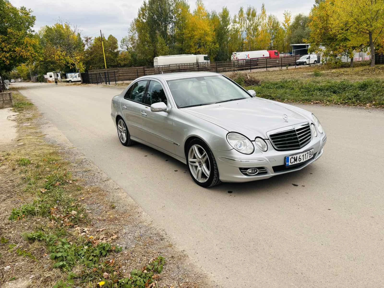 Mercedes-Benz E 280, снимка 2 - Автомобили и джипове - 56557020