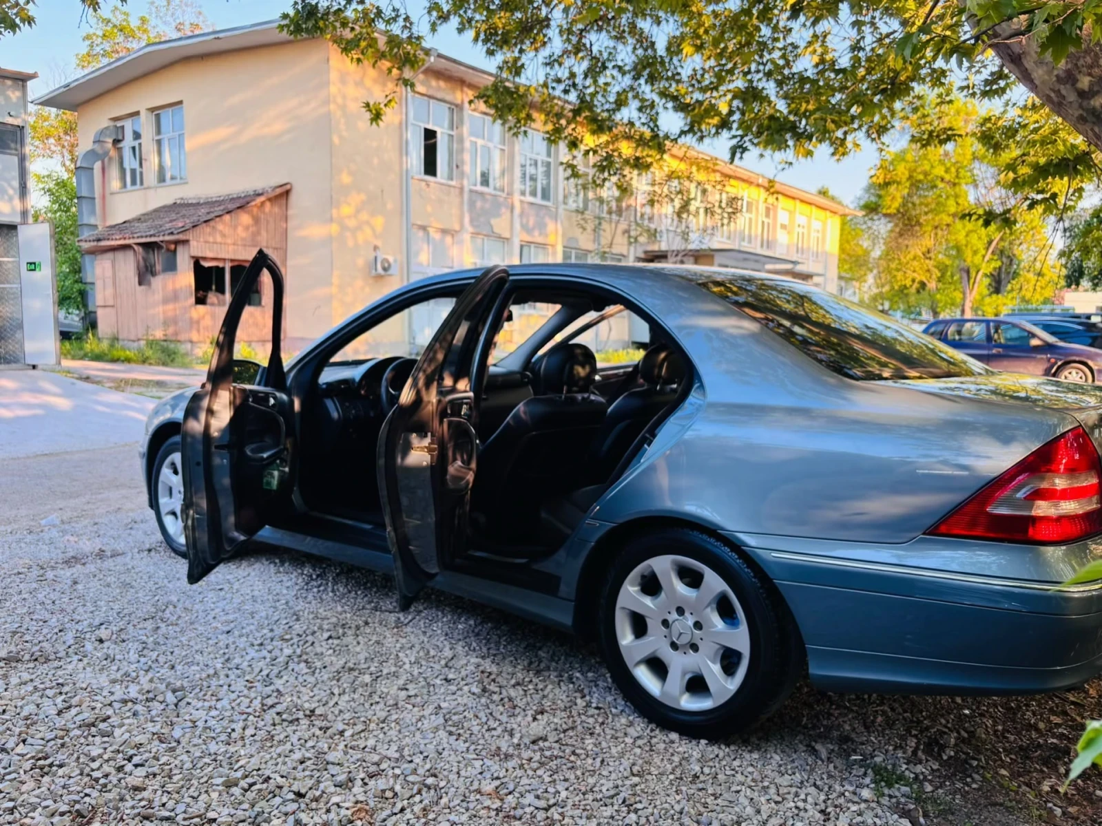 Mercedes-Benz C 200, снимка 4 - Автомобили и джипове - 56687816