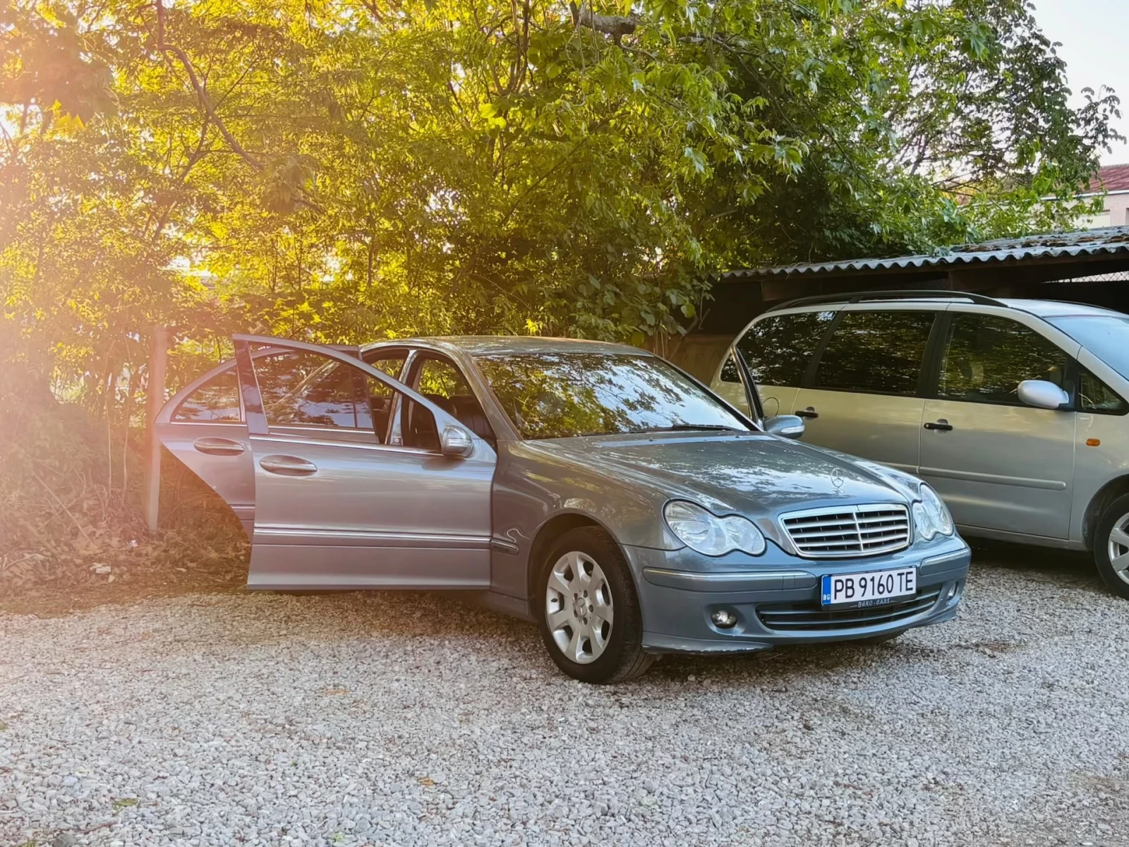 Mercedes-Benz C 200, снимка 2 - Автомобили и джипове - 56687816