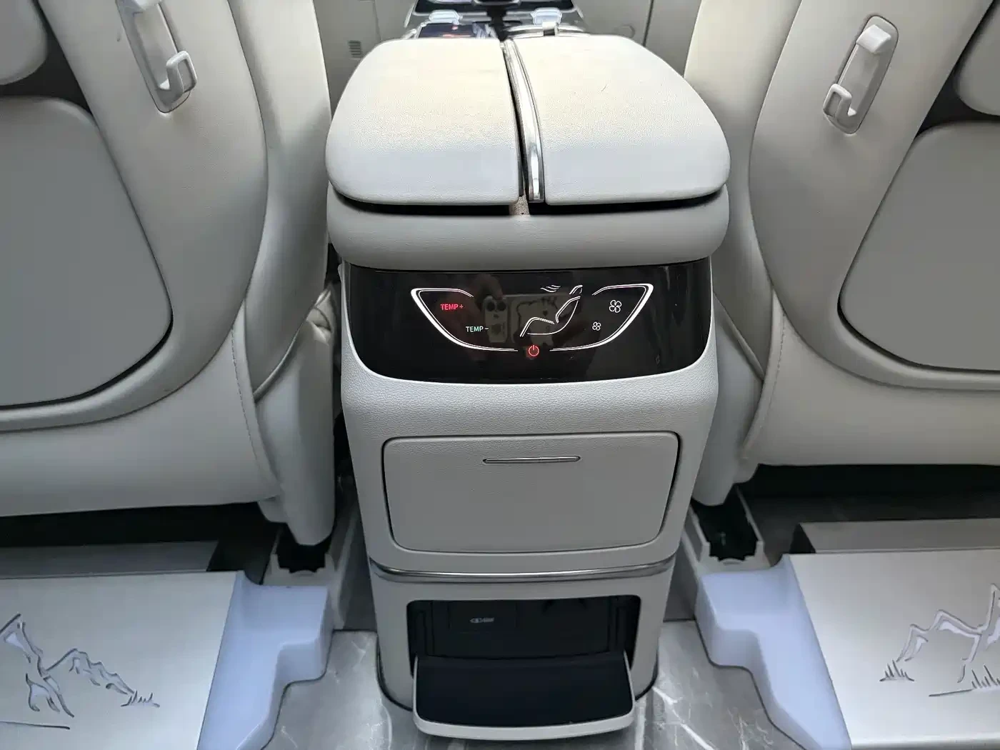 DONGFENG V9 1.5TD 200km Cloud Ladder Series Premium, снимка 16 - Автомобили и джипове - 56725097