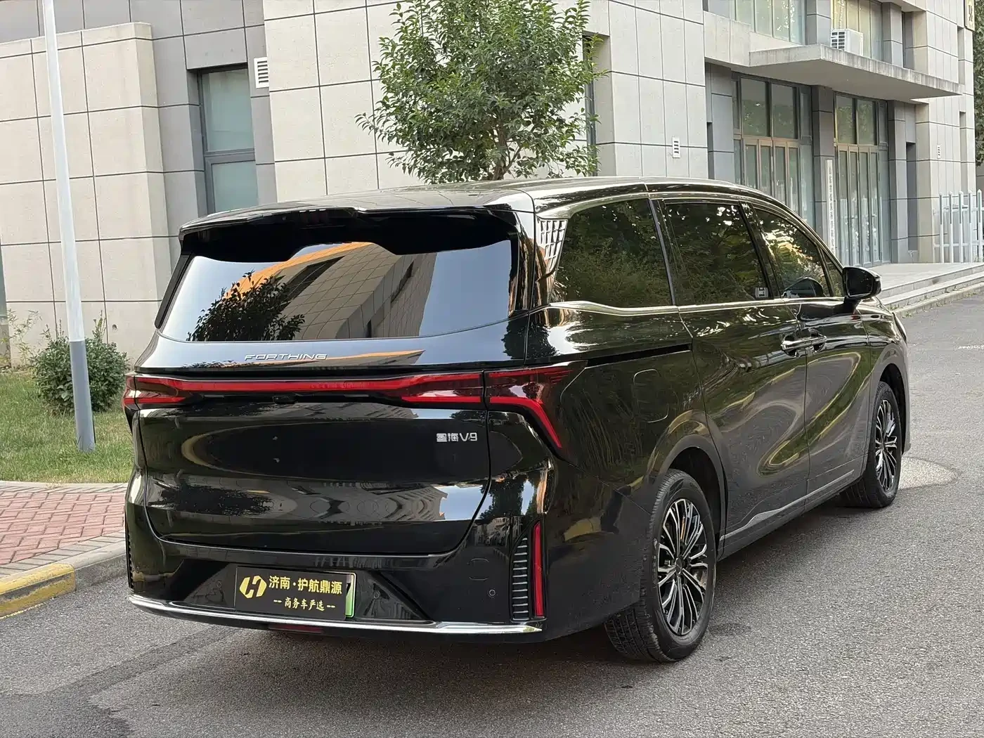 DONGFENG V9 1.5TD 200km Cloud Ladder Series Premium, снимка 6 - Автомобили и джипове - 56725097