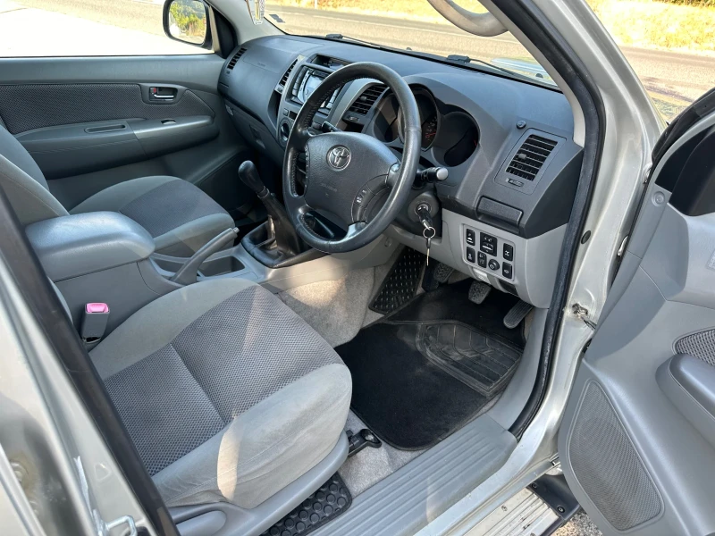 Toyota Hilux, снимка 10 - Автомобили и джипове - 47162174