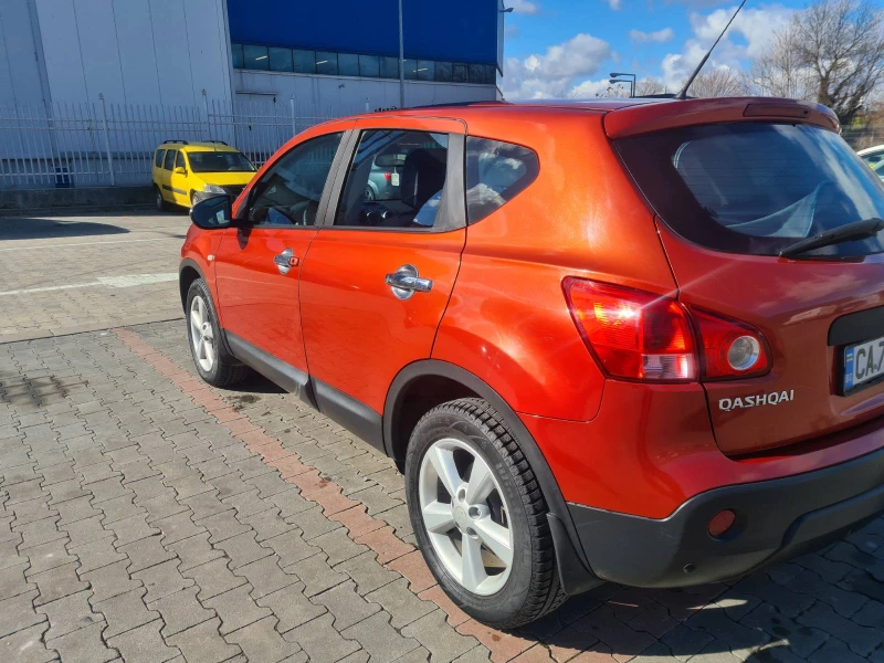 Nissan Qashqai 2.0, снимка 2 - Автомобили и джипове - 47190103