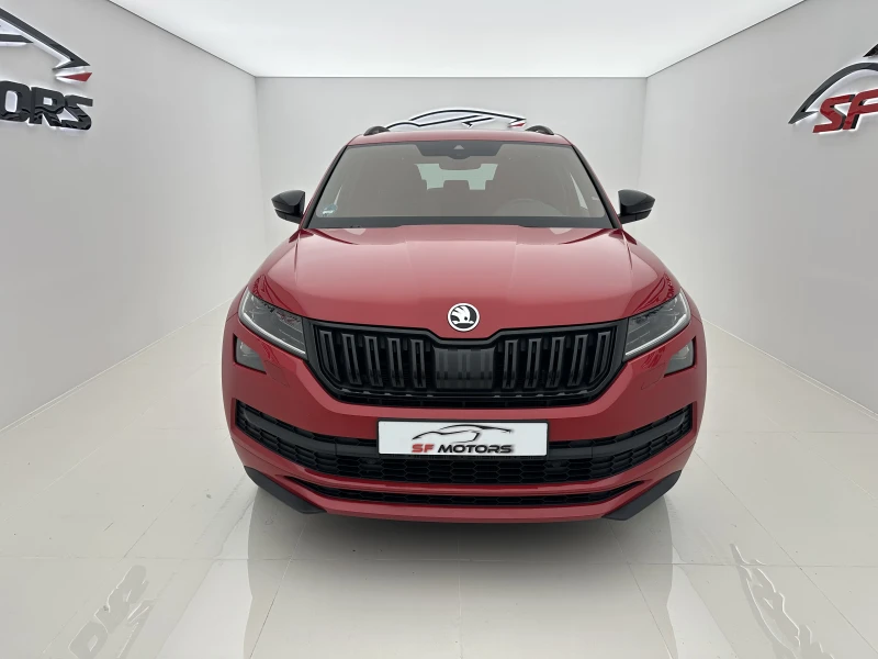 Skoda Kodiaq 4X4* SPORT LINE* PANO* DIGITAL* AMBIENT* , снимка 2 - Автомобили и джипове - 47679156