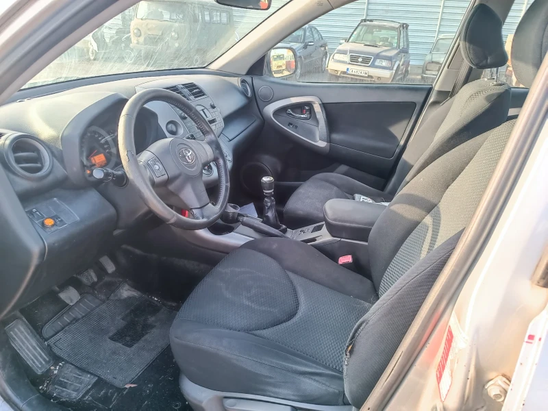 Toyota Rav4 2.2D4D, снимка 8 - Автомобили и джипове - 47925406