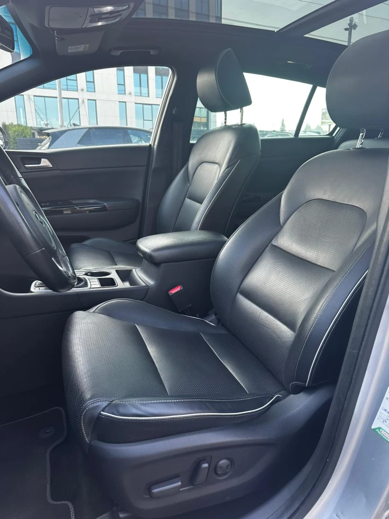 Kia Sportage 2.0 CRDi* GT AWD* Подгрев* Панорама* Камера* Keyle, снимка 10 - Автомобили и джипове - 52849193