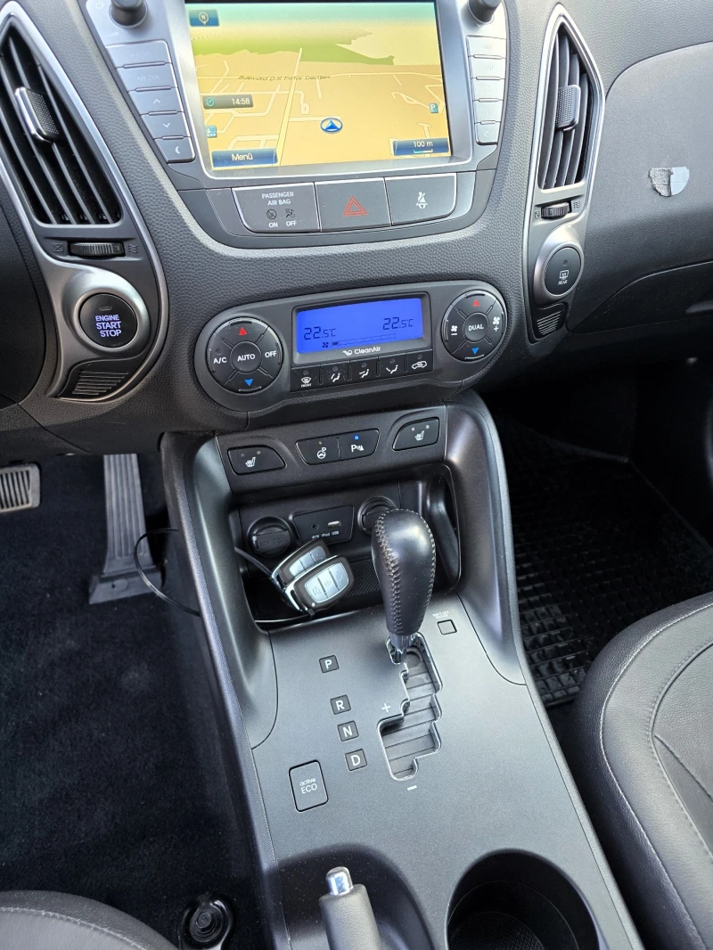 Hyundai IX35 2.0CRDI* 184* AWD* TUV, снимка 11 - Автомобили и джипове - 52856402