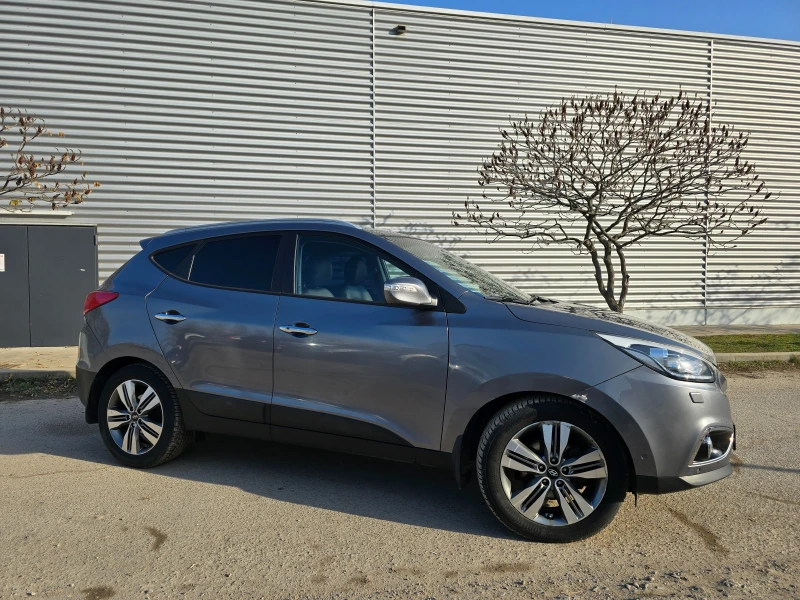 Hyundai IX35 2.0CRDI* 184* AWD* TUV, снимка 2 - Автомобили и джипове - 52856402