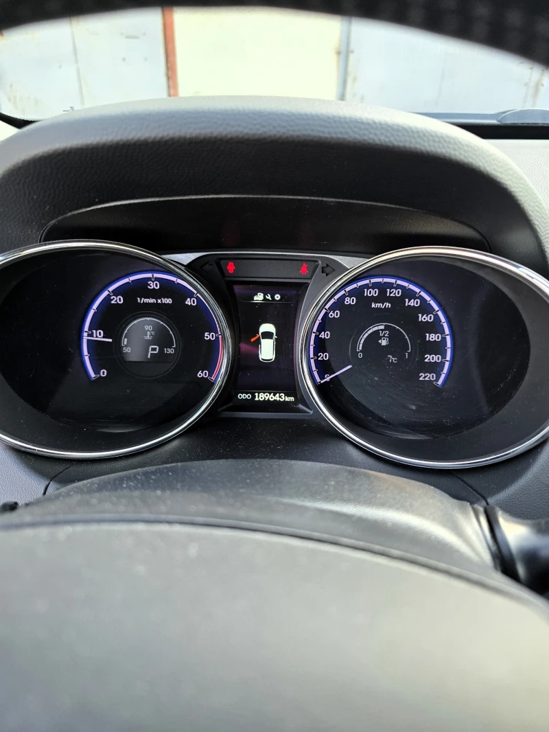 Hyundai IX35 2.0CRDI* 184* AWD* TUV, снимка 9 - Автомобили и джипове - 52856402