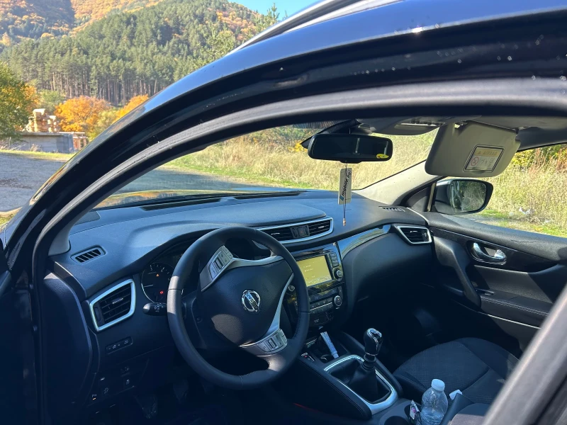 Nissan Qashqai, снимка 10 - Автомобили и джипове - 53013385