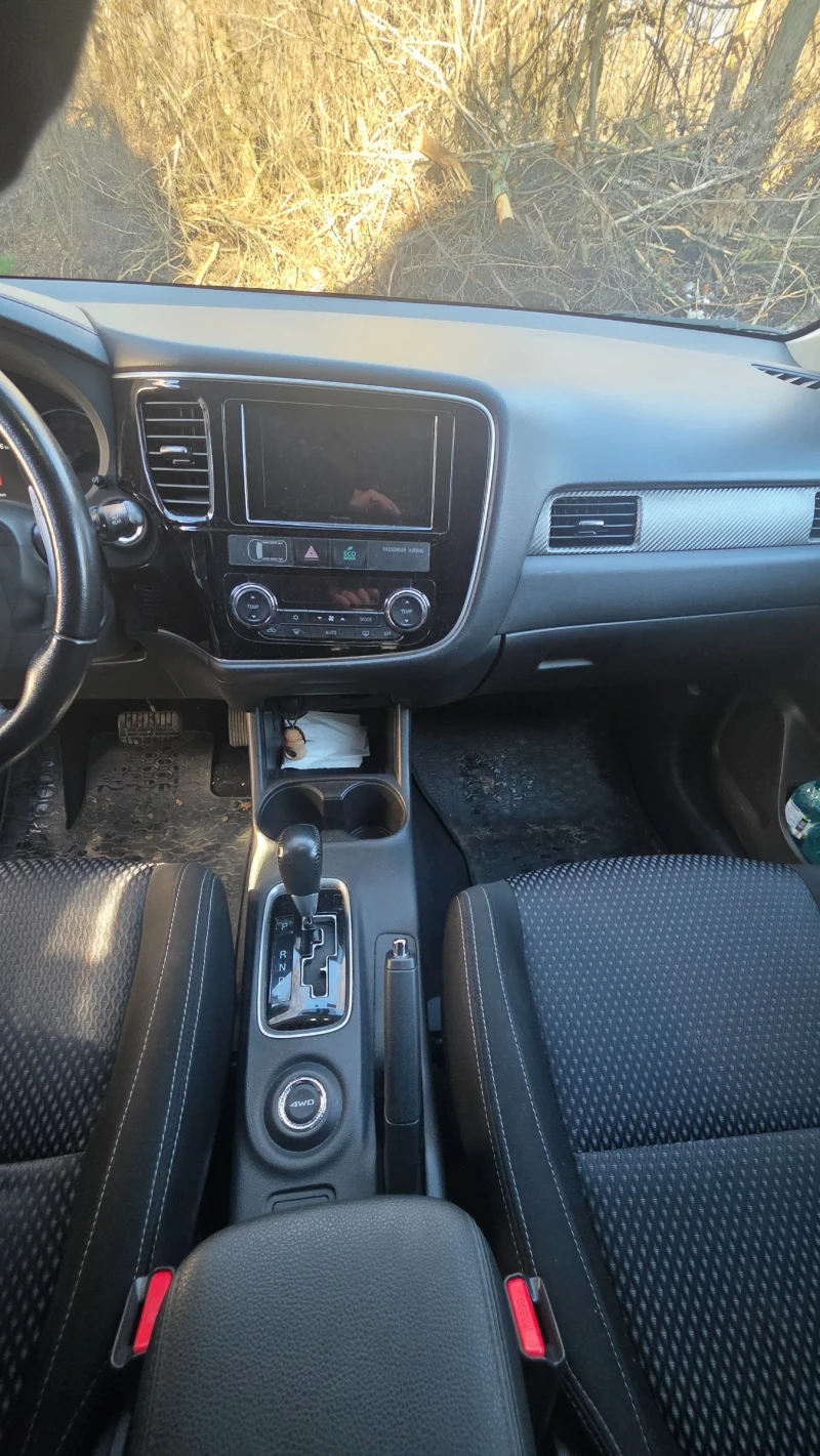 Mitsubishi Outlander, снимка 14 - Автомобили и джипове - 53124570