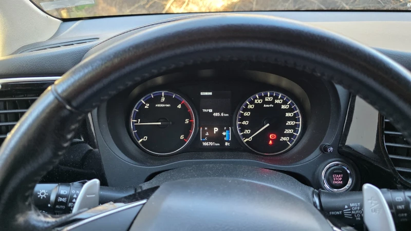 Mitsubishi Outlander, снимка 9 - Автомобили и джипове - 53124570