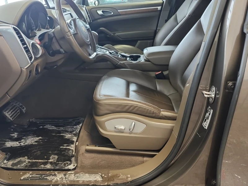 Porsche Cayenne * S HYBRID * ПАНОРАМА * ОТ ПРЕДСТАВИТЕЛСТВО, снимка 7 - Автомобили и джипове - 53305910