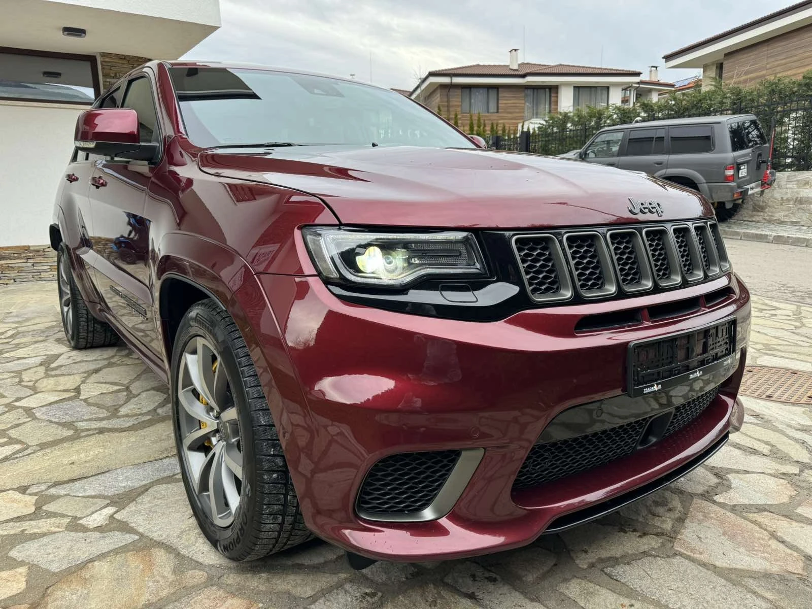 Jeep Grand cherokee TRACKHAWK 6.2L Hemi V8 НАЛИЧЕН - изображение 3