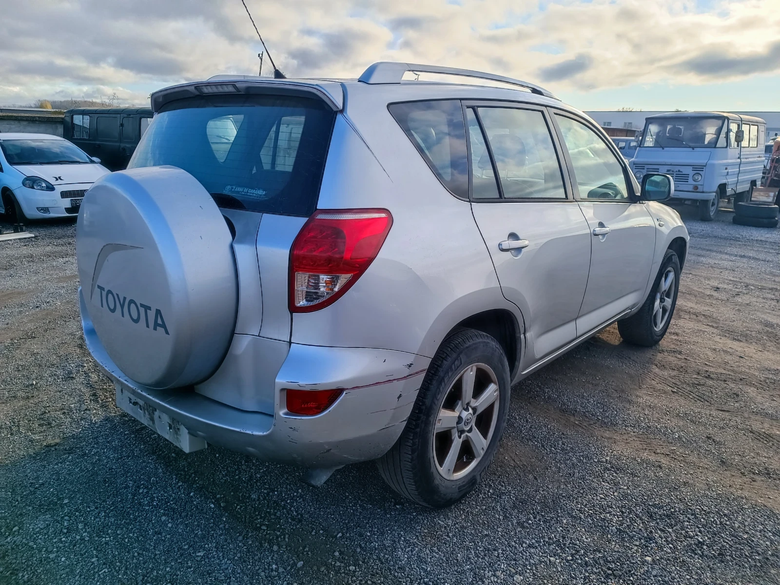 Toyota Rav4 2.2D4D - изображение 5