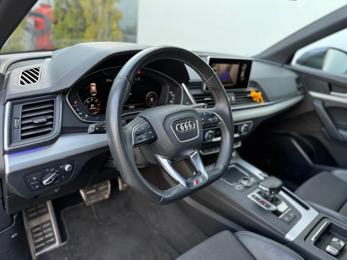 Audi Q5 Sport 45 TDI quattro, снимка 10 - Автомобили и джипове - 52571352