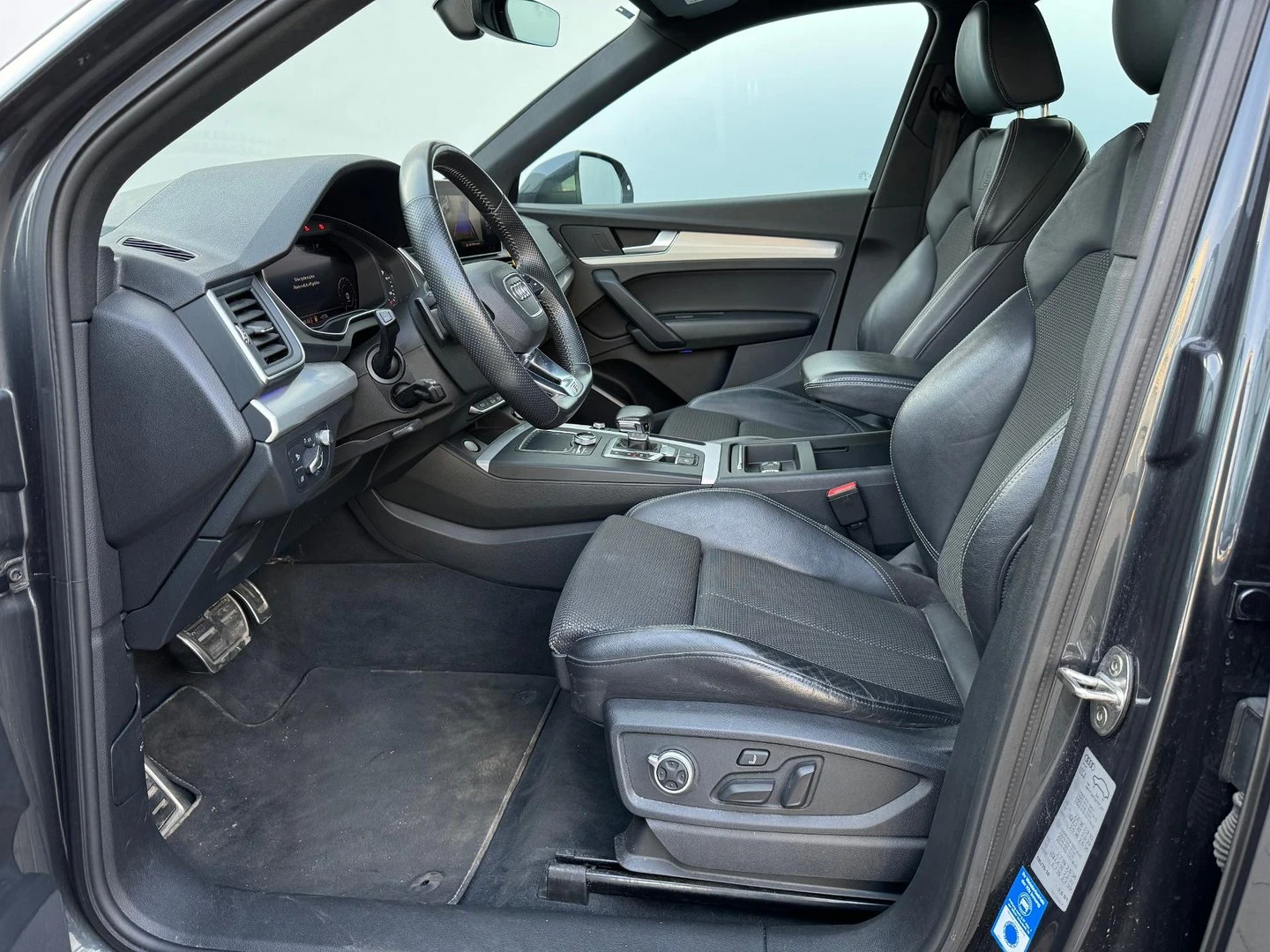 Audi Q5 Sport 45 TDI quattro, снимка 5 - Автомобили и джипове - 52571352