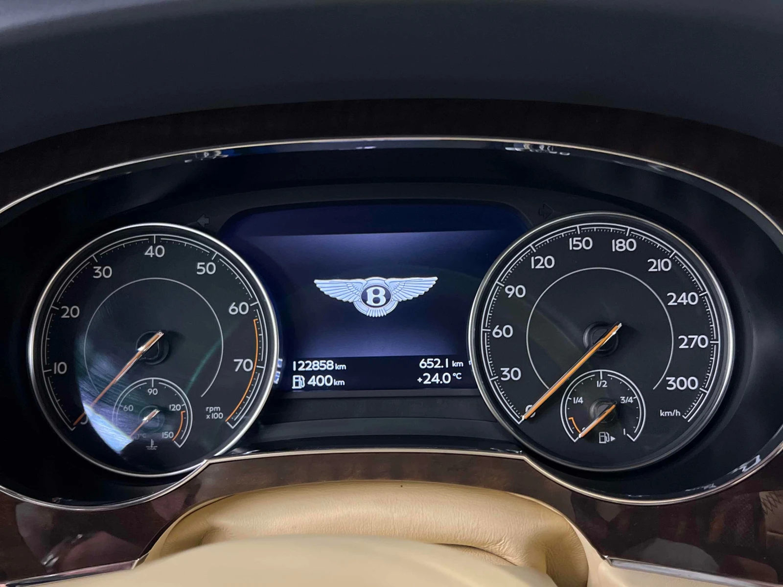 Bentley Bentayga W12/CARFAX/АВТО КРЕДИТ  - изображение 9