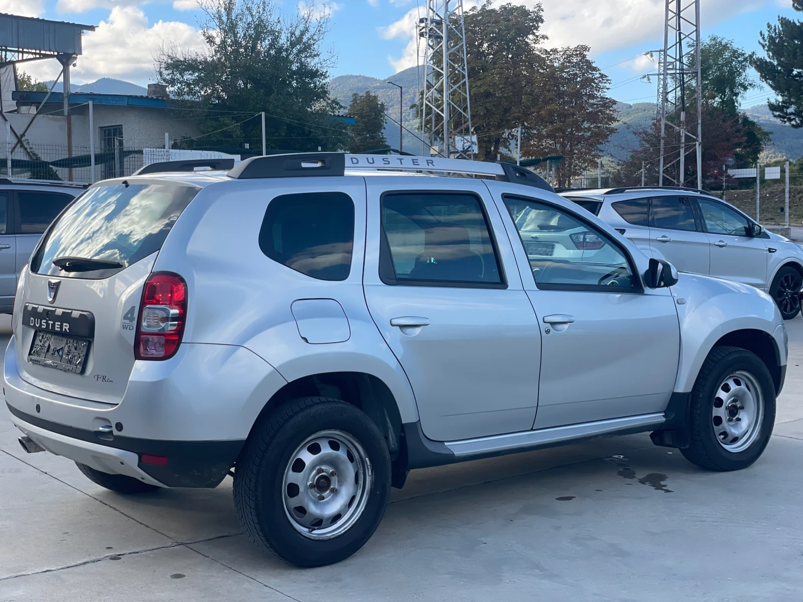 Dacia Duster 1.5DCI/4x4/172000km/Navi/TOP - изображение 6