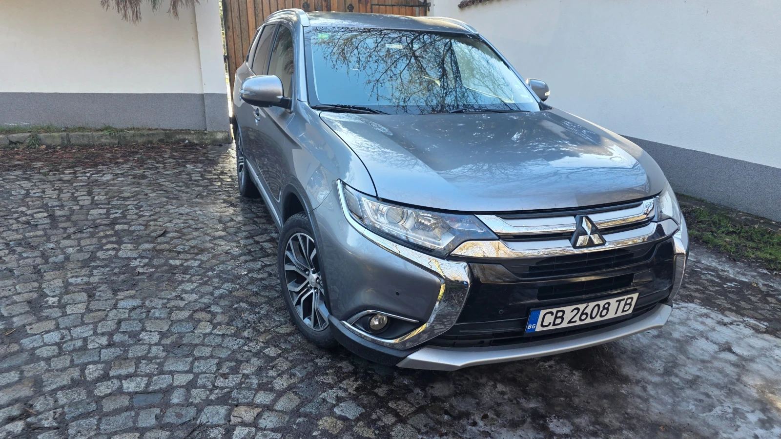 Mitsubishi Outlander 2.2did 4x4 7����� AUTOMATIK 4X4 | Mobile.bg � ����������� 1