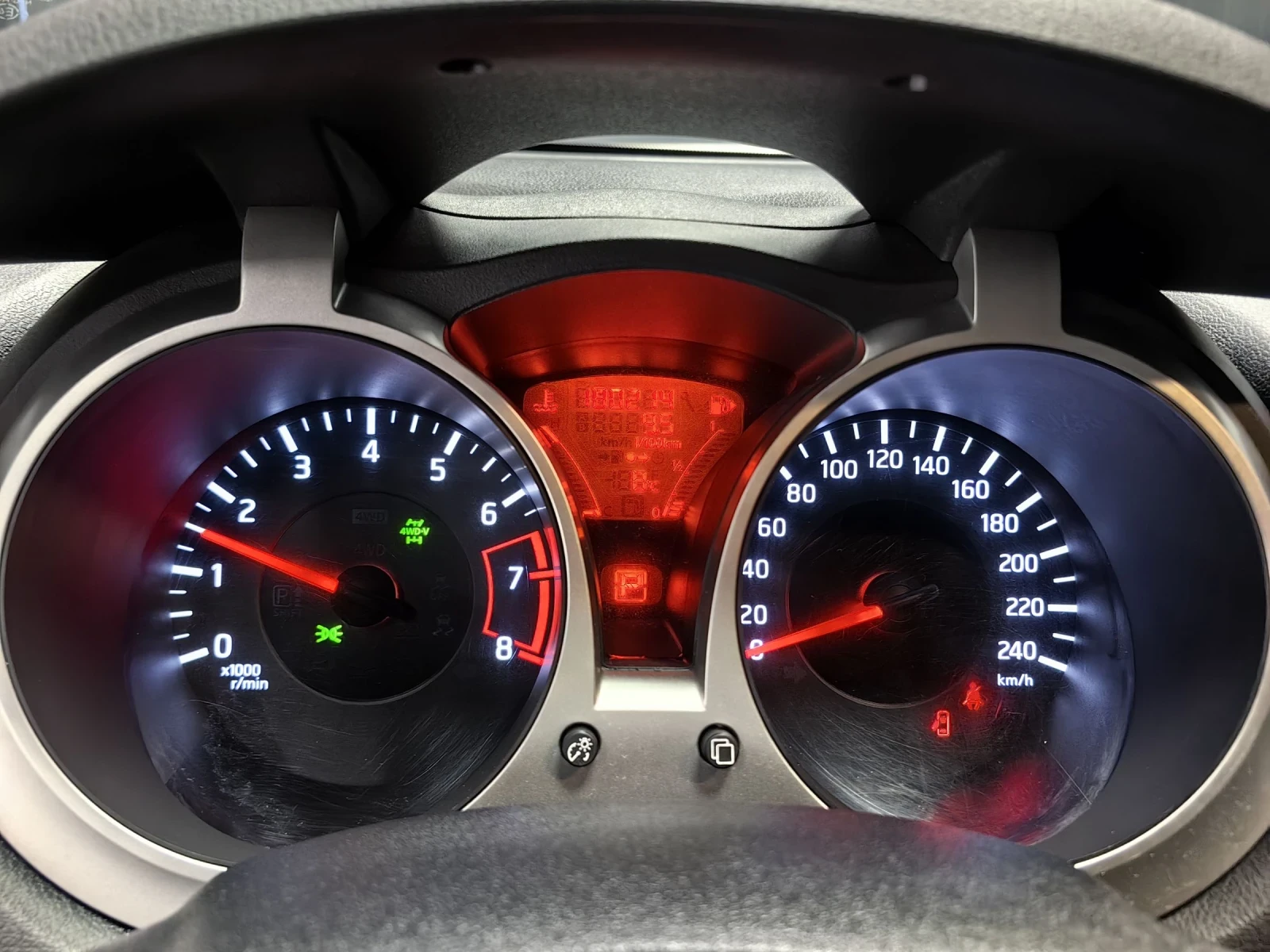 Nissan Juke 1.6* 190PS* 4x4* ��������* �������* SWISS* CAMERA* | Mobile.bg � ����������� 12