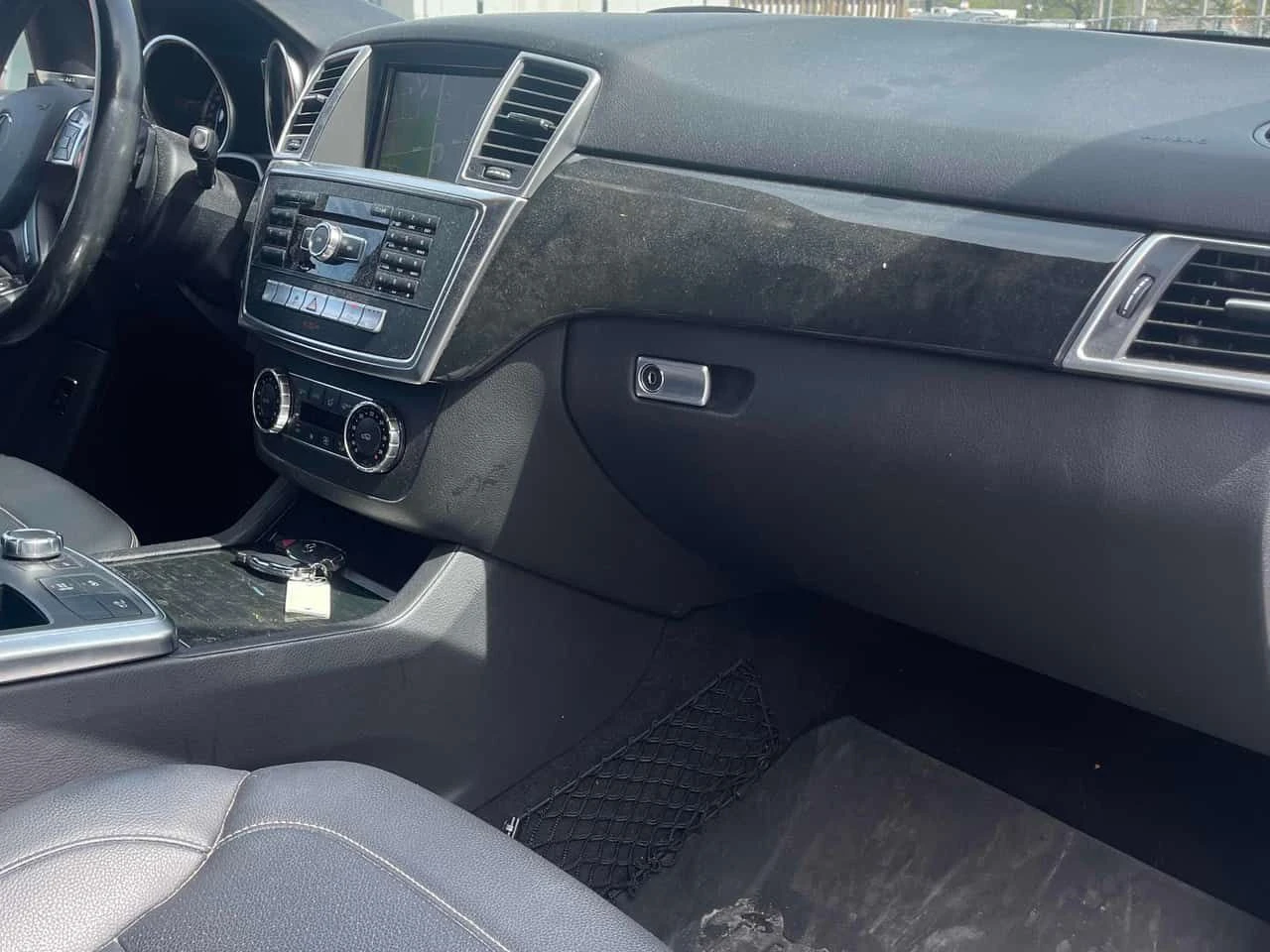 Mercedes-Benz ML 350 BlueTEC  CARFAX, снимка 16 - Автомобили и джипове - 54663217