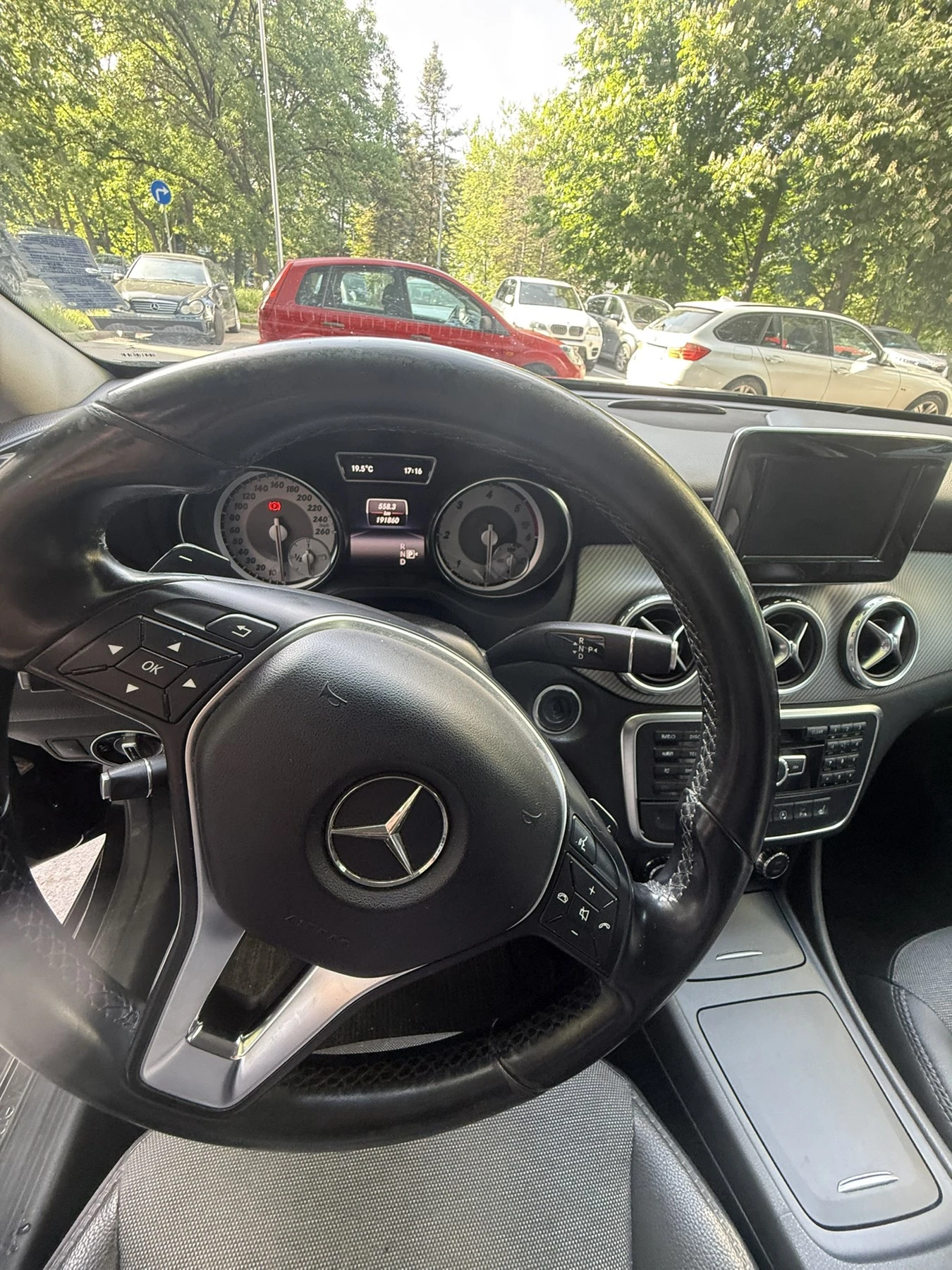 Mercedes-Benz GLA 220, снимка 4 - Автомобили и джипове - 54670186
